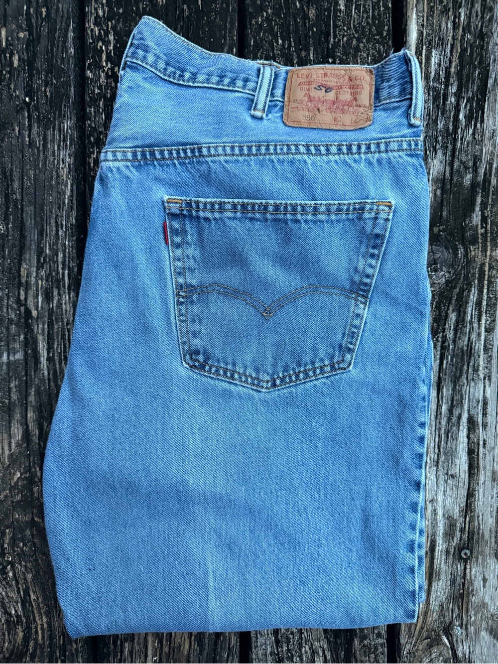 Levi's 550 Men's 42 x 28  Light Blue Relaxed Fit Denim Jeans P6